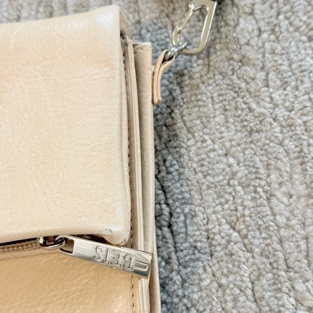Béis Crossbody Wallet Travel Purse/Clutch - Picture 6 of 14